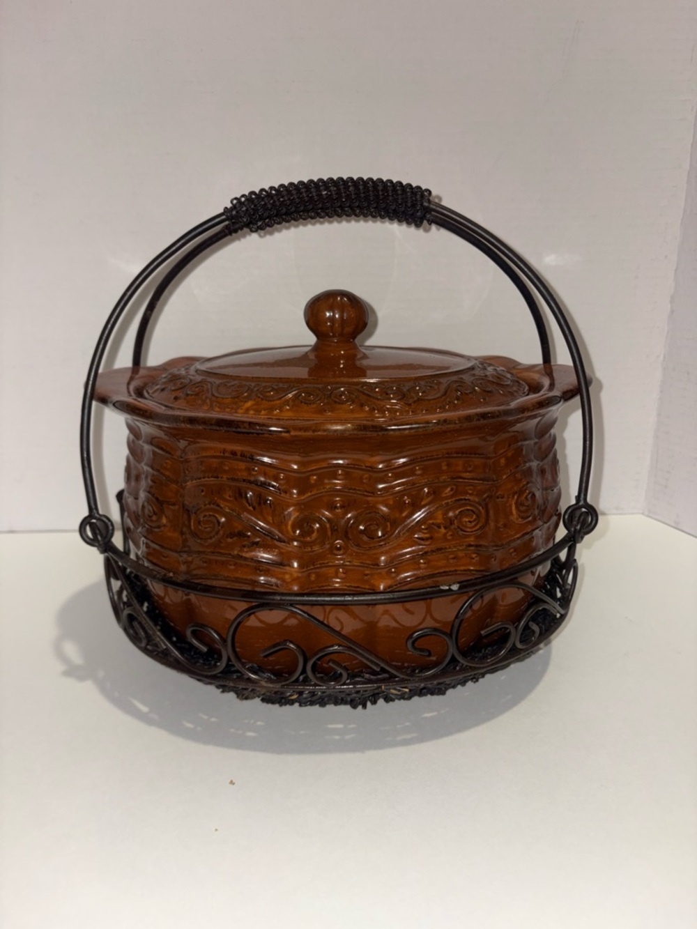 Brown Bean Pot - Celebrating Home Stoneware